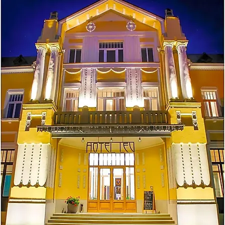 Hotel Lev 4*