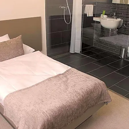 Lev Hotel Levice