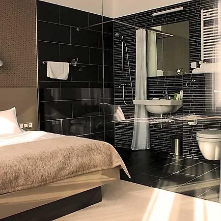 Hotel Lev 4*