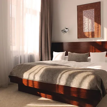 Lev Hotel 4*