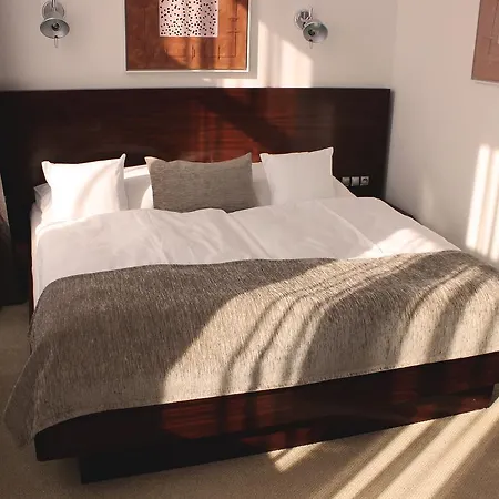 Lev Hotel 4*
